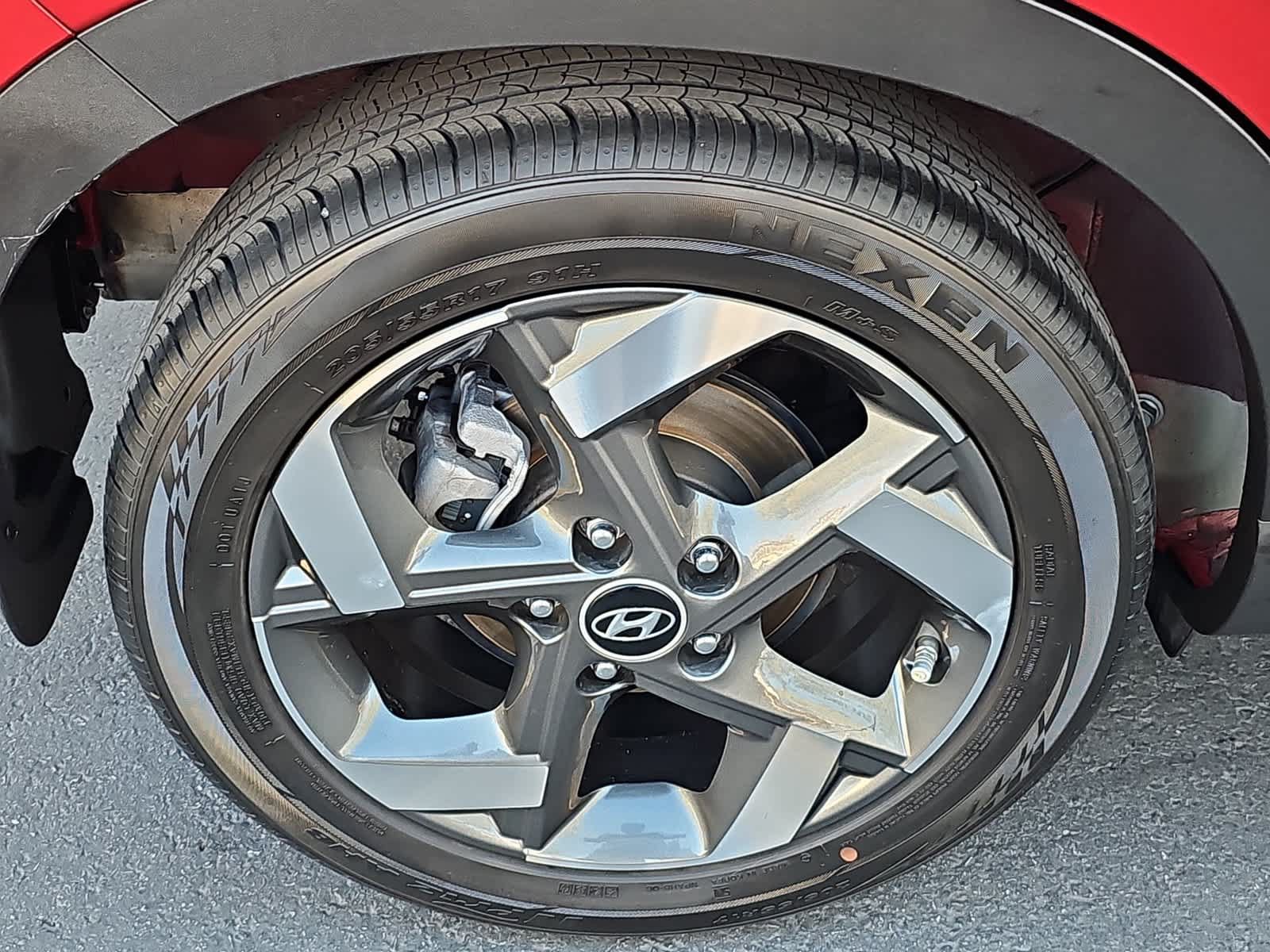 Certified 2024 Hyundai Venue SEL FWD image 12