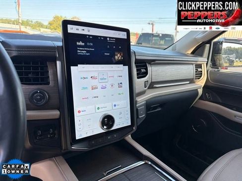Used 2024 Ford Expedition Limited AWD/4WD image 11