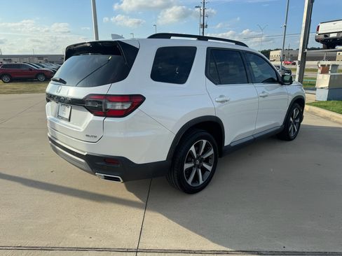 Certified 2023 Honda Pilot Elite image 8