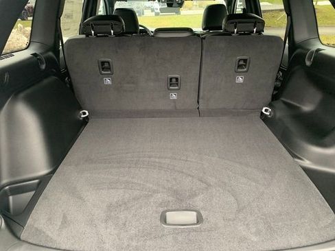New 2025 Jeep Grand Cherokee Altitude AWD/4WD image 6