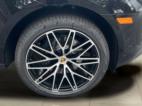 New 2026 Porsche Macan AWD/4WD image 14