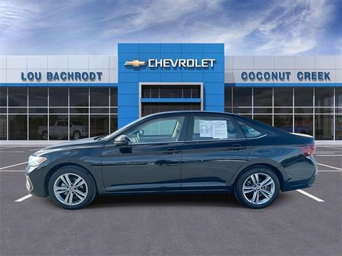 Used 2024 Volkswagen Jetta SE image 5