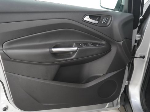 Used 2018 Ford Escape SE w/ Ford Safe & Smart Package FWD image 18