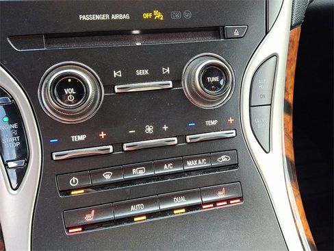 Used 2019 Lincoln Nautilus Select image 15