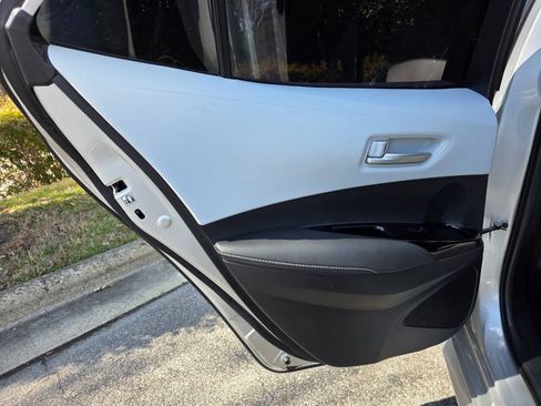 Used 2020 Toyota Corolla SE FWD image 25
