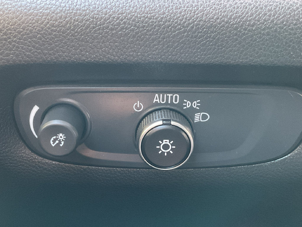 Used 2024 Chevrolet Traverse LS w/ Safety Package AWD/4WD image 18