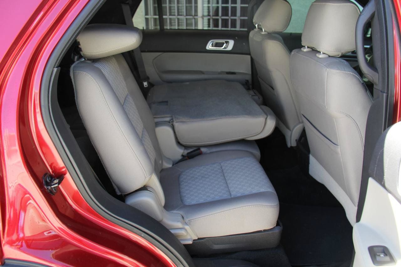 Used 2015 Ford Explorer XLT FWD image 27