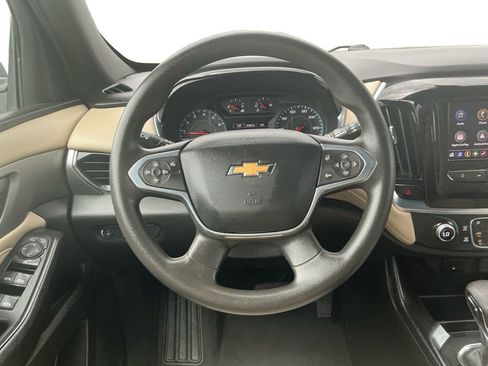 Used 2022 Chevrolet Traverse LS FWD image 18