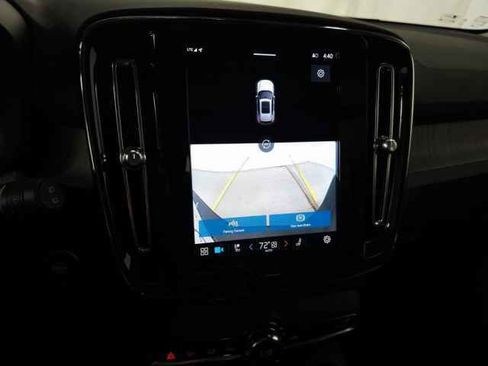 Certified 2023 Volvo XC40 B5 Ultimate w/ Protection Package Premier image 28