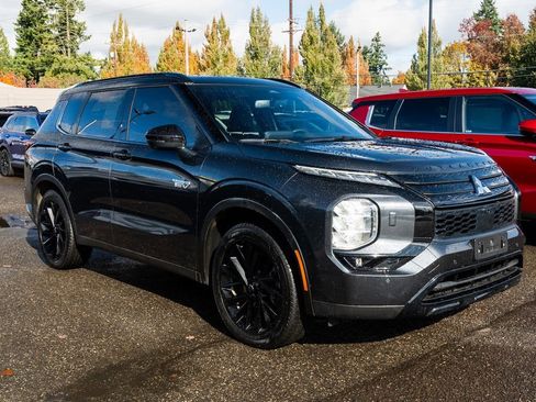 Used 2025 Mitsubishi Outlander SEL Black Edition image 1