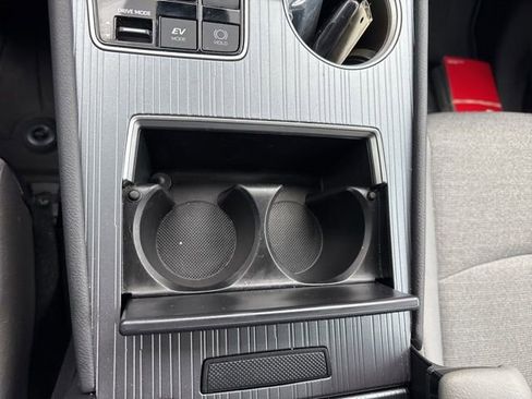 Used 2025 Toyota Sienna LE image 20