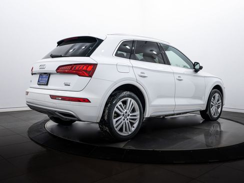 Used 2018 Audi Q5 Premium Plus w/ Premium Plus Package image 4