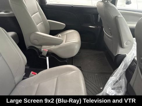 Used 2015 Toyota Sienna Limited Premium AWD/4WD image 8