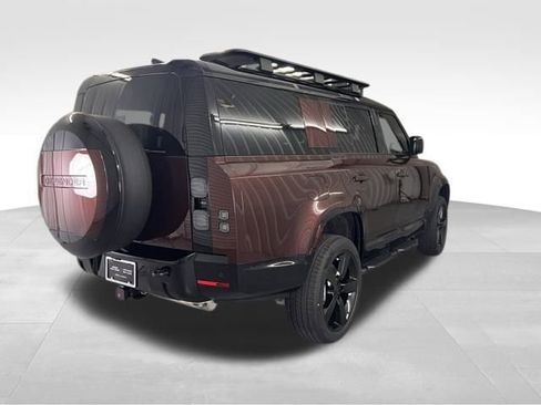 New 2026 Land Rover Defender 130 X-Dynamic SE image 4