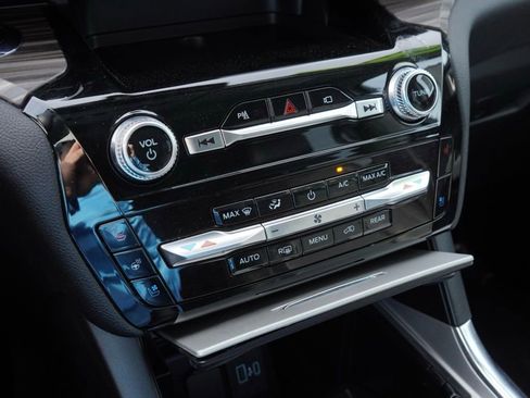 Used 2023 Ford Explorer Limited w/ Equipment Group 301A image 13