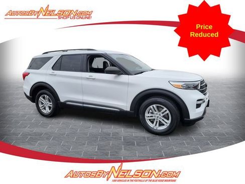 Used 2024 Ford Explorer XLT w/ Equipment Group 202A AWD/4WD image 1