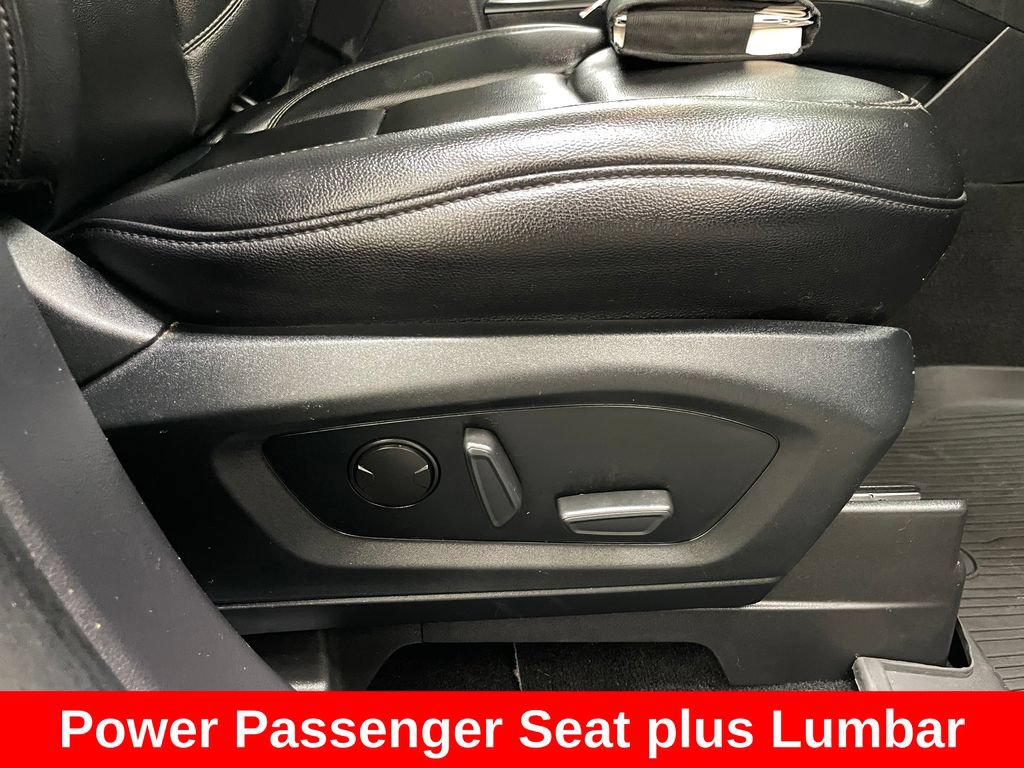Used 2020 Ford Explorer XLT w/ Equipment Group 202A AWD/4WD image 11