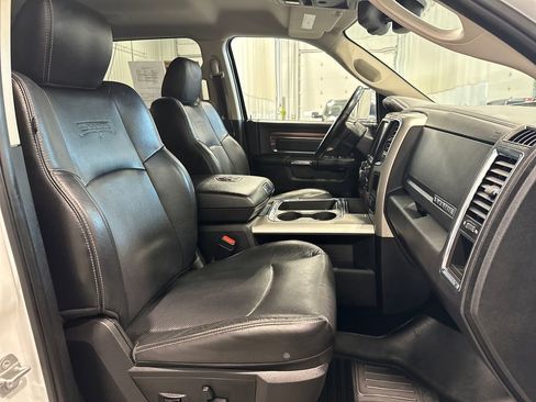 Used 2016 RAM 1500 Laramie w/ Convenience Group AWD/4WD image 31