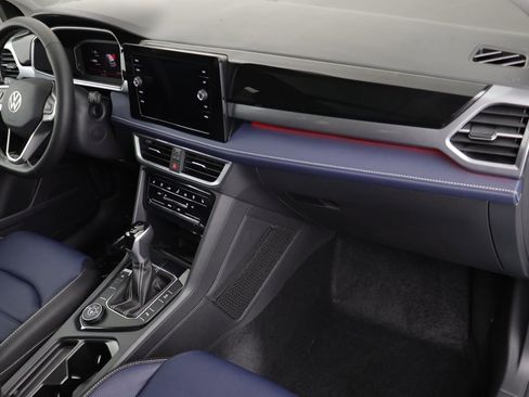 New 2026 Volkswagen Taos SEL image 21