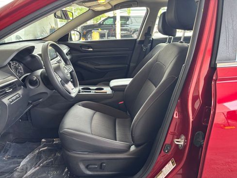 Used 2025 Nissan Altima 2.5 SV FWD image 28