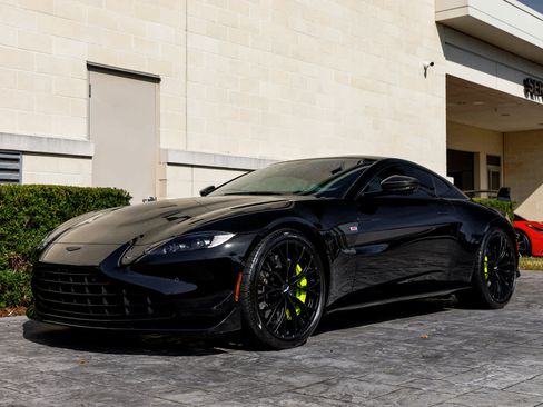 Used 2023 Aston Martin V8 Vantage Coupe image 41