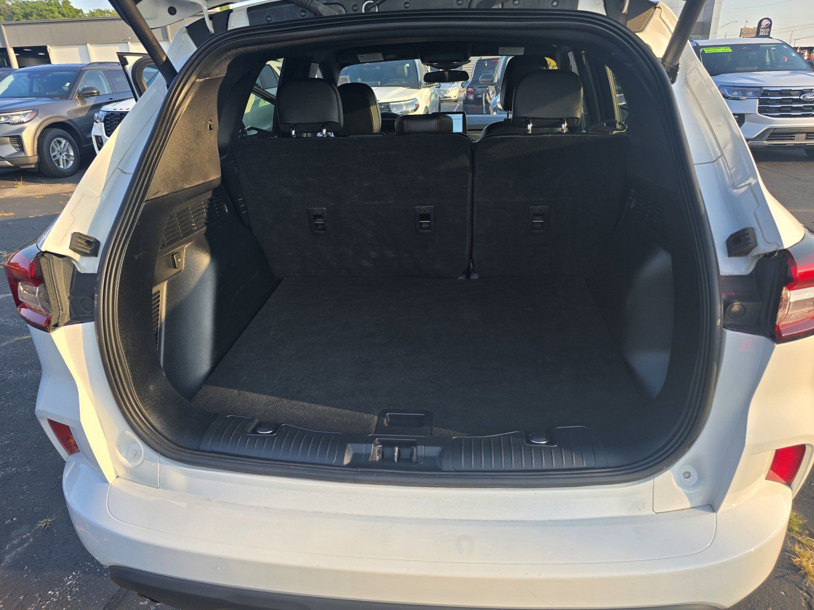 Used 2023 Ford Escape ST-Line Select AWD/4WD image 25
