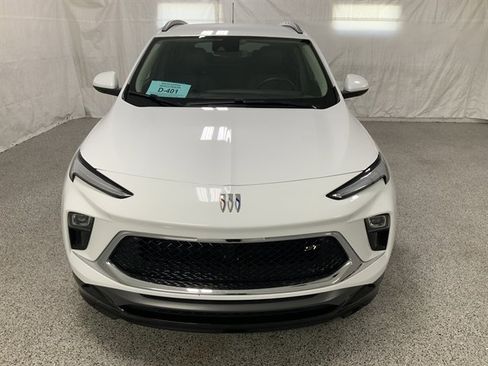 Used 2024 Buick Encore GX Sport Touring image 3