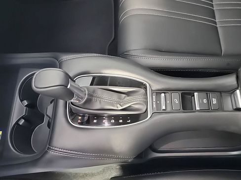 Certified 2025 Honda HR-V EX-L image 32