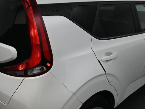 Used 2020 Kia Soul LX FWD image 18