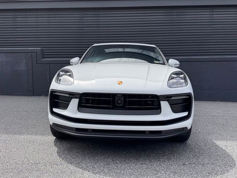 Certified 2026 Porsche Macan AWD/4WD image 13