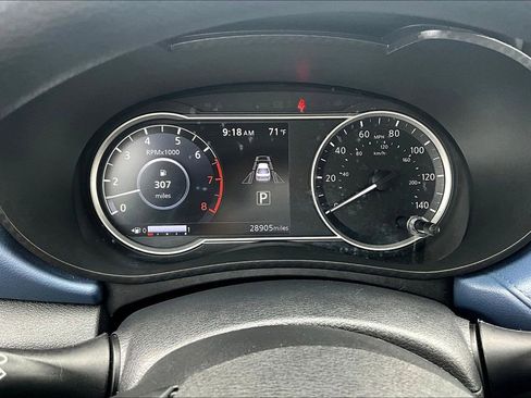 Used 2025 Nissan Versa SV FWD image 14