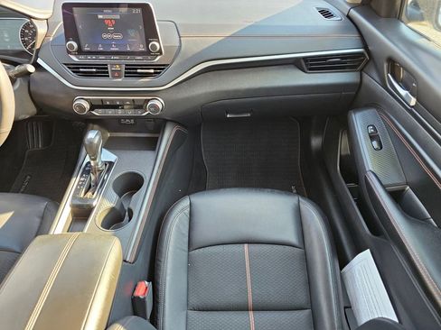 Used 2022 Nissan Altima 2.5 SR image 14