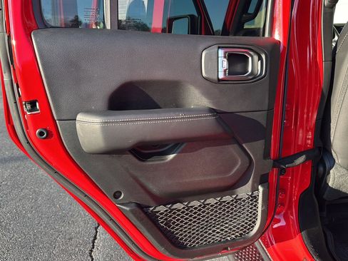 Used 2020 Jeep Wrangler Unlimited Sahara w/ Dual Top Group image 15