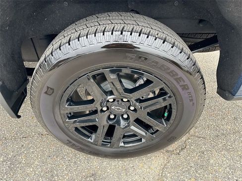 Used 2024 Chevrolet Silverado 1500 Custom w/ Dark Appearance Package image 13