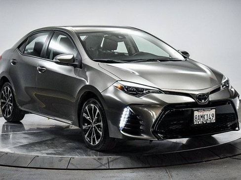 Certified 2018 Toyota Corolla SE FWD image 5