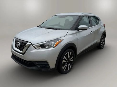 Used 2019 Nissan Kicks SV FWD image 3