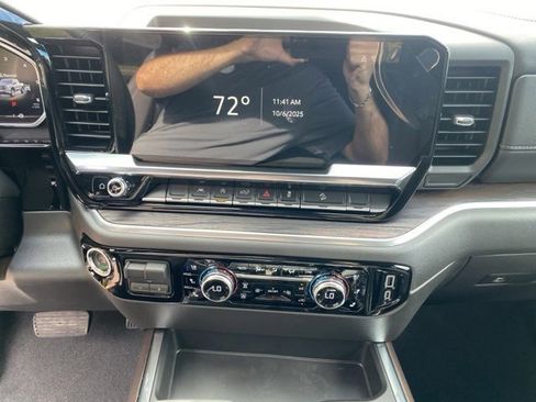 New 2026 GMC Sierra 1500 SLT image 20