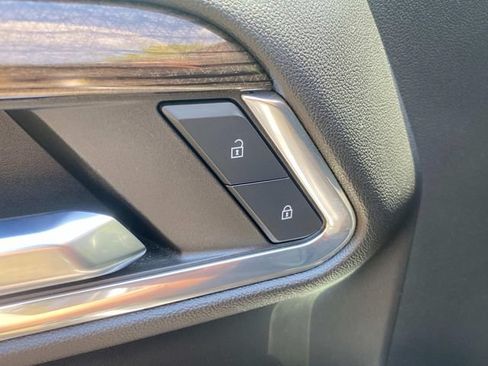 Used 2023 Chevrolet Silverado 1500 LT AWD/4WD image 14