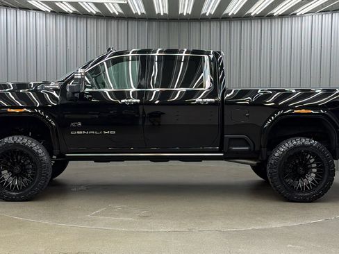 Used 2026 GMC Sierra 3500 Denali Ultimate AWD/4WD image 2