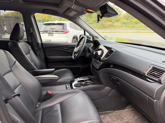 Used 2022 Honda Pilot Touring image 10