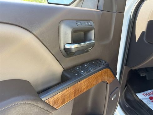 Used 2018 GMC Sierra 1500 SLT image 15