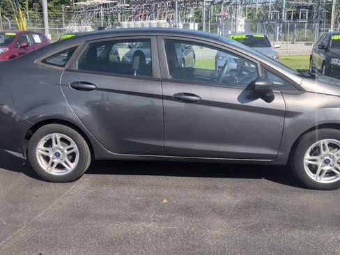 Used 2017 Ford Fiesta SE FWD image 9