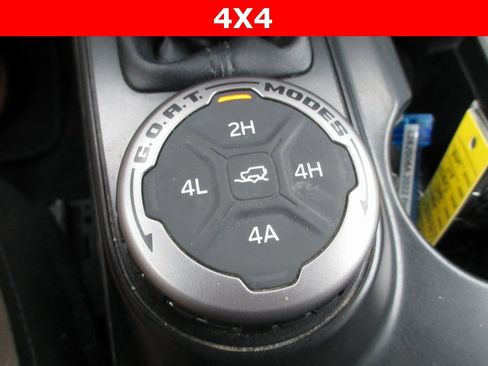 Used 2022 Ford Bronco Wildtrak image 23