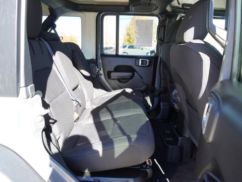 Used 2023 Jeep Wrangler Unlimited image 25