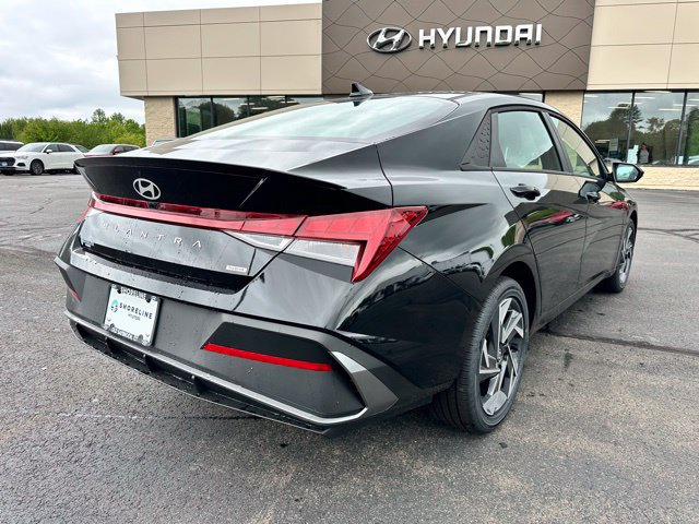 New 2025 Hyundai Elantra SEL FWD image 5