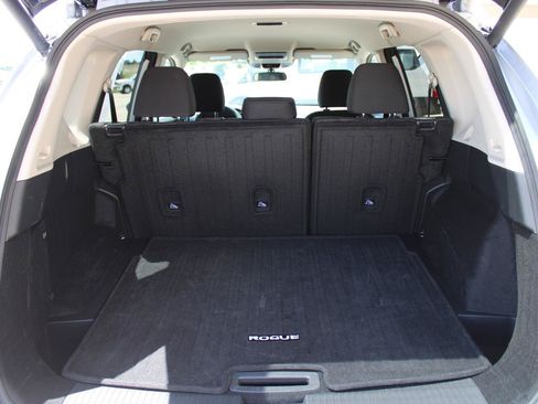 Used 2025 Nissan Rogue SV AWD/4WD image 26