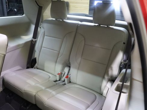 Used 2019 GMC Acadia Denali w/ Technology Package FWD image 60