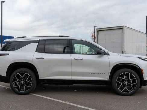 Used 2025 Chevrolet Traverse High Country image 5