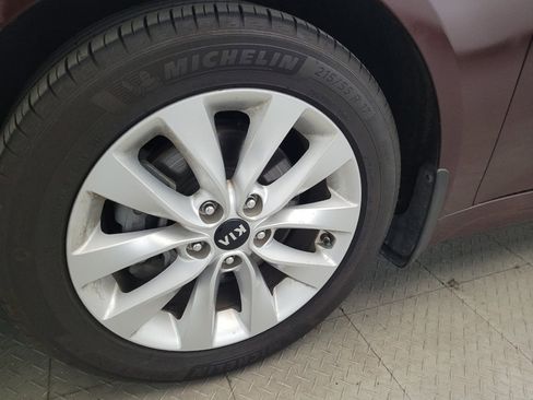 Used 2017 Kia Optima EX FWD image 31