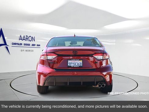 Used 2025 Toyota Corolla SE image 3